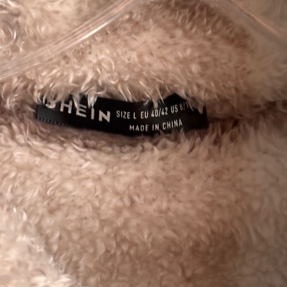 Brown and white fluffy button-up plush jacket with front pockets, size L - Picture 5 of 7
